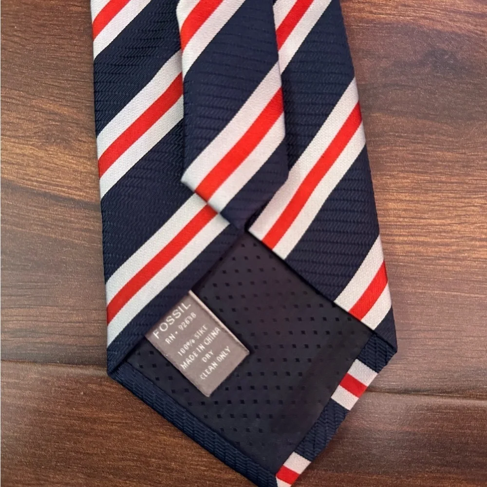 FOSSIL 100% Silk Classic Blue and Red Striped Tie for Formal Occasions